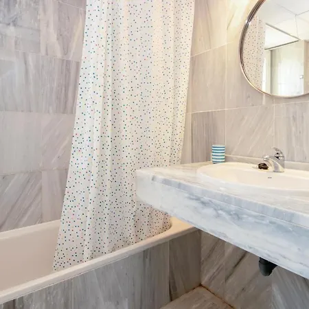 Apartment Stunning In With Swimming Pool *