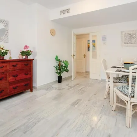 Stunning In With Swimming Pool Apartment *