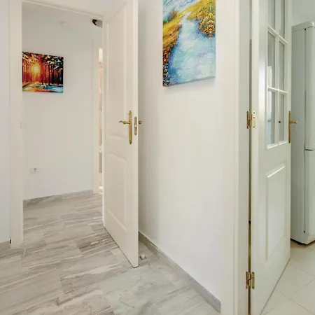 Amazing In With Wifi Apartment Marbella